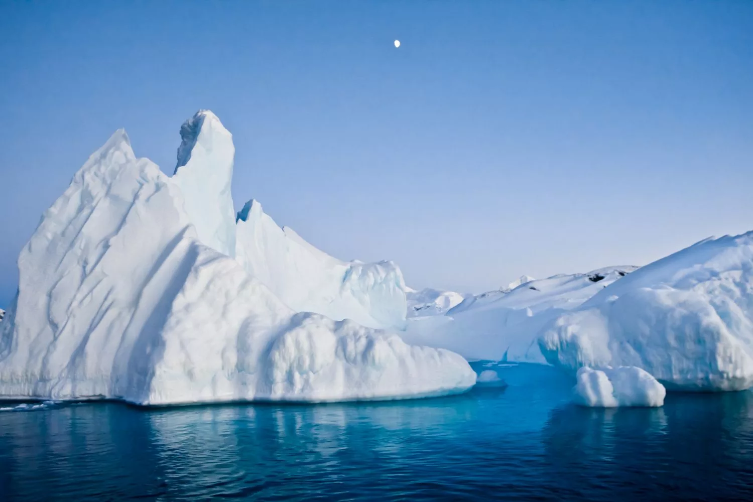 Scientists Reveal Antarctica’s Hidden Wave-Driven Ice Frontier