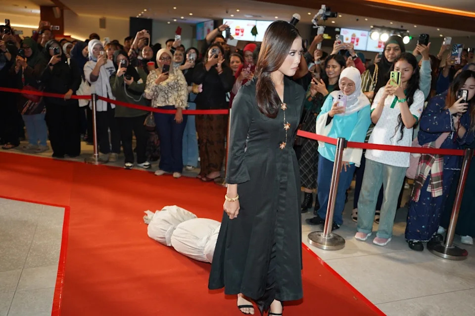 Trisha Ooi during the May 12 gala premiere of ‘Nar’sata: Sekutu Setan’, a film that was released nationwide today across cinemas. — Picture courtesy of Metrowealth Pictures