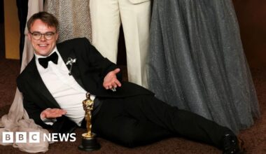 Pavel Talankin's Oscar for Mr Nobody Against Putin found after going missing on NY flight - BBC