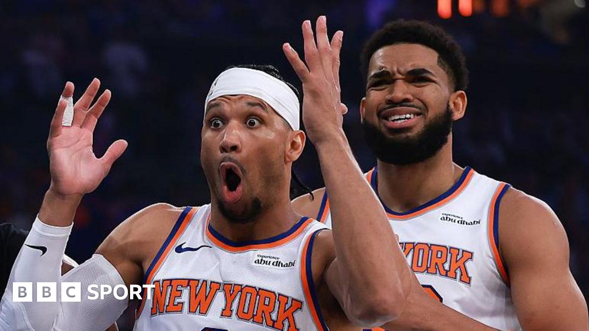 The New York Knicks' Josh Hart and Karl-Anthony Towns