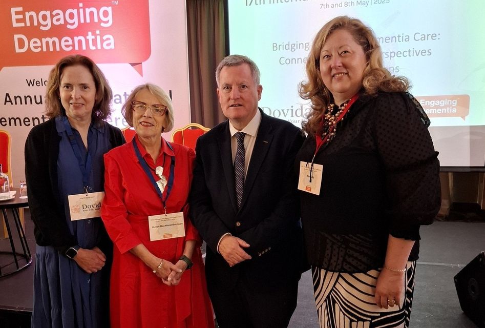 Minister of State for Older People, Kieran O'Donnell (Centre), and Kim Tully, CEO Engaging Dementia (Right), with delegates at the International Dementia Conference in 2025.