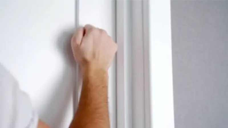 Drunk man caught knocking on doors is jailed