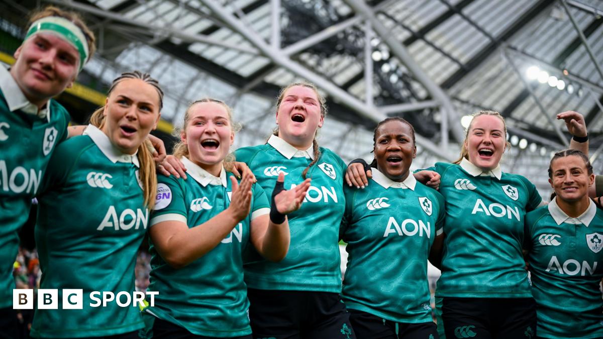 Ireland celebrating after the game