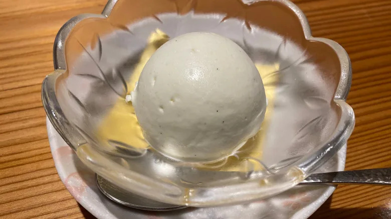 Vanilla ice cream with olive oil