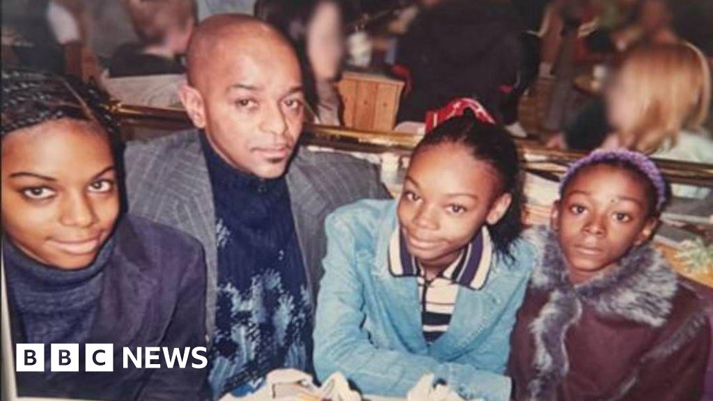 Inquest opens for three sisters who died in sea - BBC