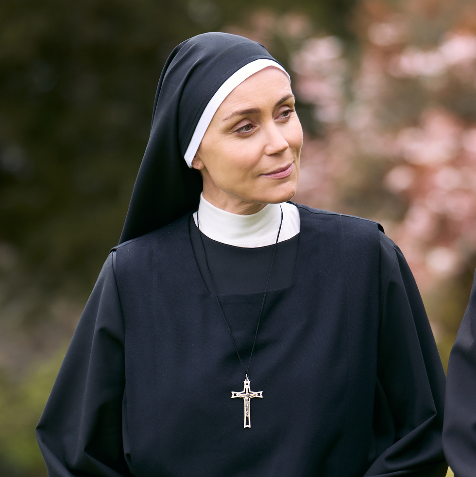 keeley hawes falling keeley hawes falling