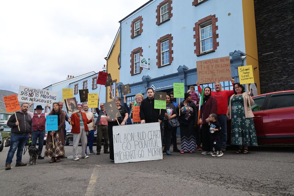 Cahersiveen town rally behind residents of the Skellig Star Accommodation Centre, formally known as the Skellig Star Hotel, in a bid to halt their relocation. Photo by Alan Landers