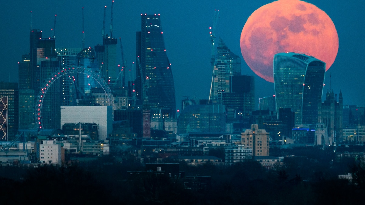 8 night sky events to see in May, from a blue moon to a Milky Way showstopper