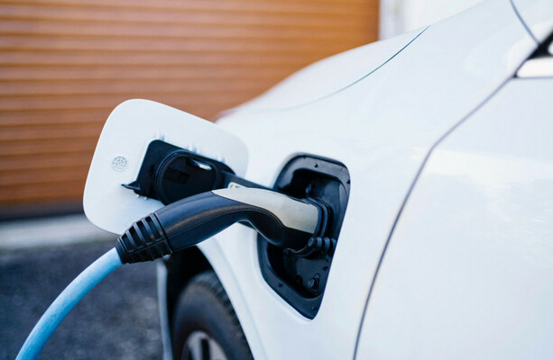 Sales of electric cars double in April amid soaring petrol and diesel prices - The Journal