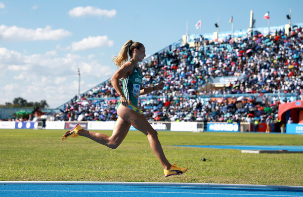 Mawdlsey runs scorching last leg as women's 4x400 team stamp World Champs ticket