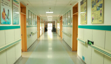 HSE to pause some recruitment as its overspend this year 'significantly worsens' to €250m