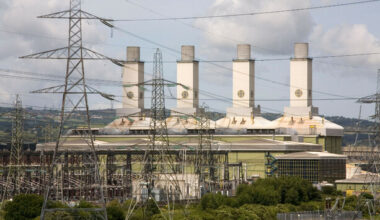 Data centres 'cannibalising' renewables as Ireland warned of fossil fuel 'energy shock' - The Journal