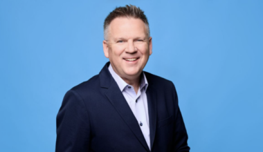 RTÉ revises 2024 top earners list to include Derek Mooney after it 'reconsidered' presenter role - The Journal