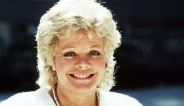 Judith Chalmers, presenter of holiday show Wish You Were Here, dies aged 90 - The Journal