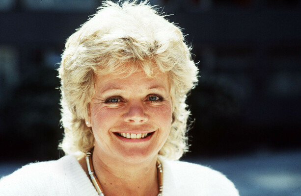 Judith Chalmers, presenter of holiday show Wish You Were Here, dies aged 90 - The Journal