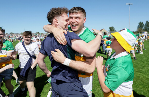 Offaly progress to All-Ireland knockout stages after dominating Kildare