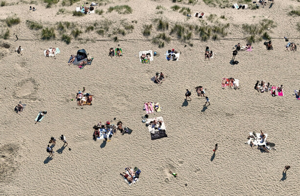 Weird weather: Met Éireann expert says current hot spell would be 'unusual for July' - The Journal