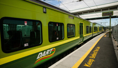 Irish Rail suspends Dart and other suburban network services due to 'major' signal fault - The Journal