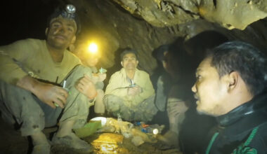 Rescuers free four men trapped in flooded Laos cave for 10 days - The Journal