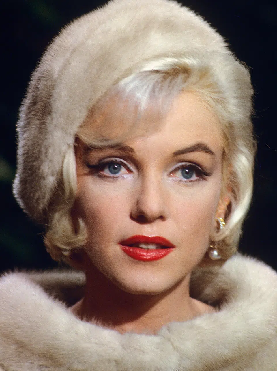 Schiller’s May 1962 portrait of Monroe appeared on the August 17th cover of Life Magazine that same year.