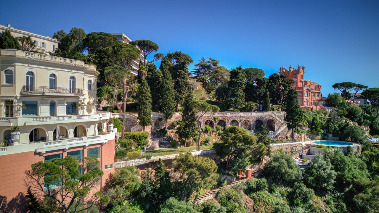 The ‘James Bond’ villa at Roc Fleuri, formerly owned by Sean Connery, overlooks the port of Nice © Century