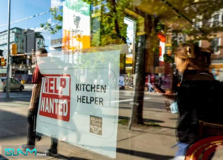 Canadas Unemployment Rate Rises to Six-Month High as Full-Time Jobs Drop