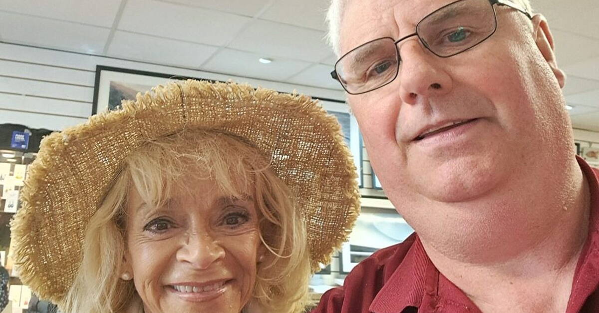 Only Fools and Horses star Sue Holderness stops by Killybegs!