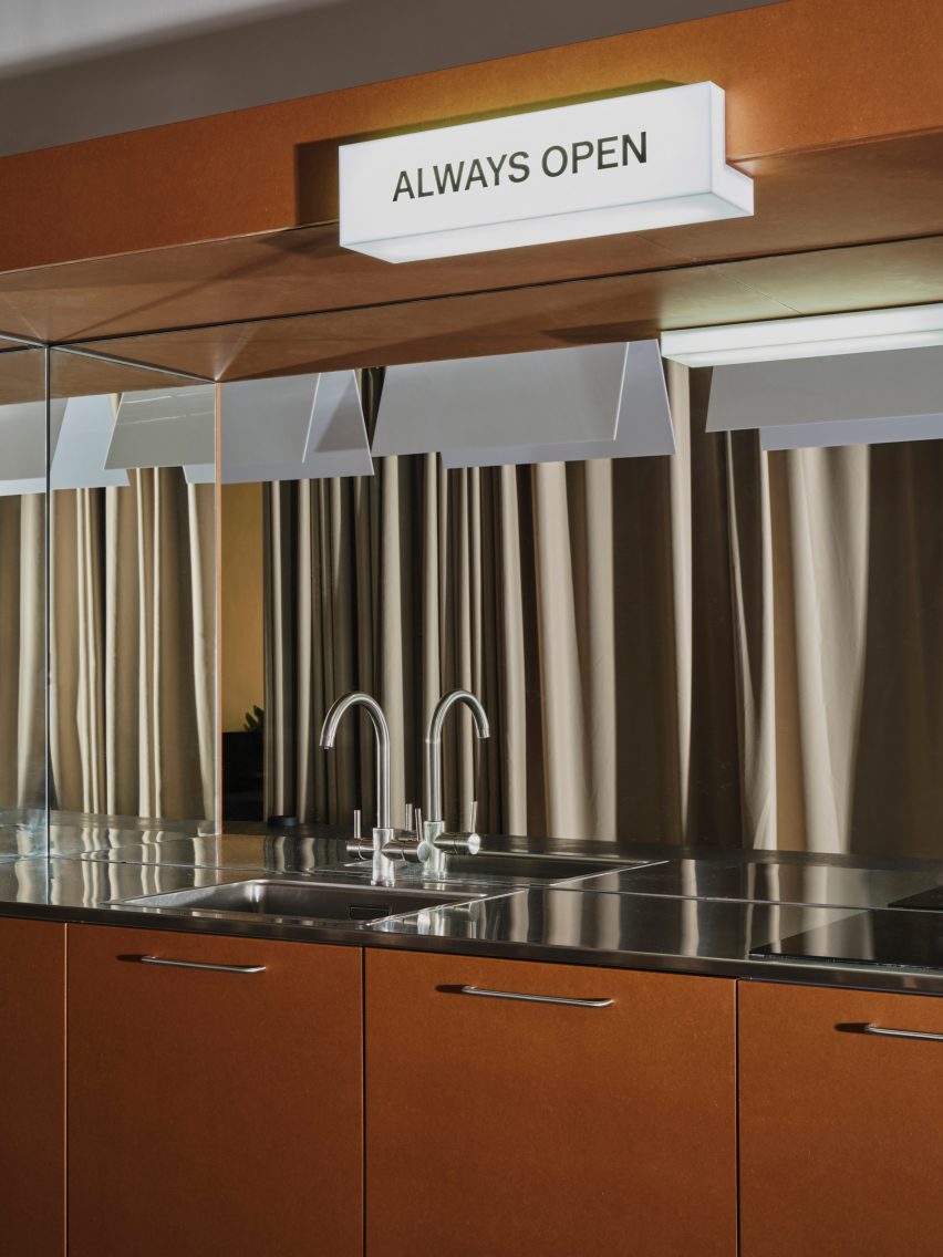Bar of Sornells 21 office