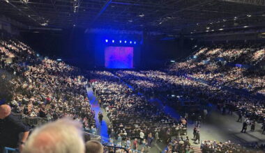 Peter Kay ushered off stage and audience evacuated after suspicious bag found