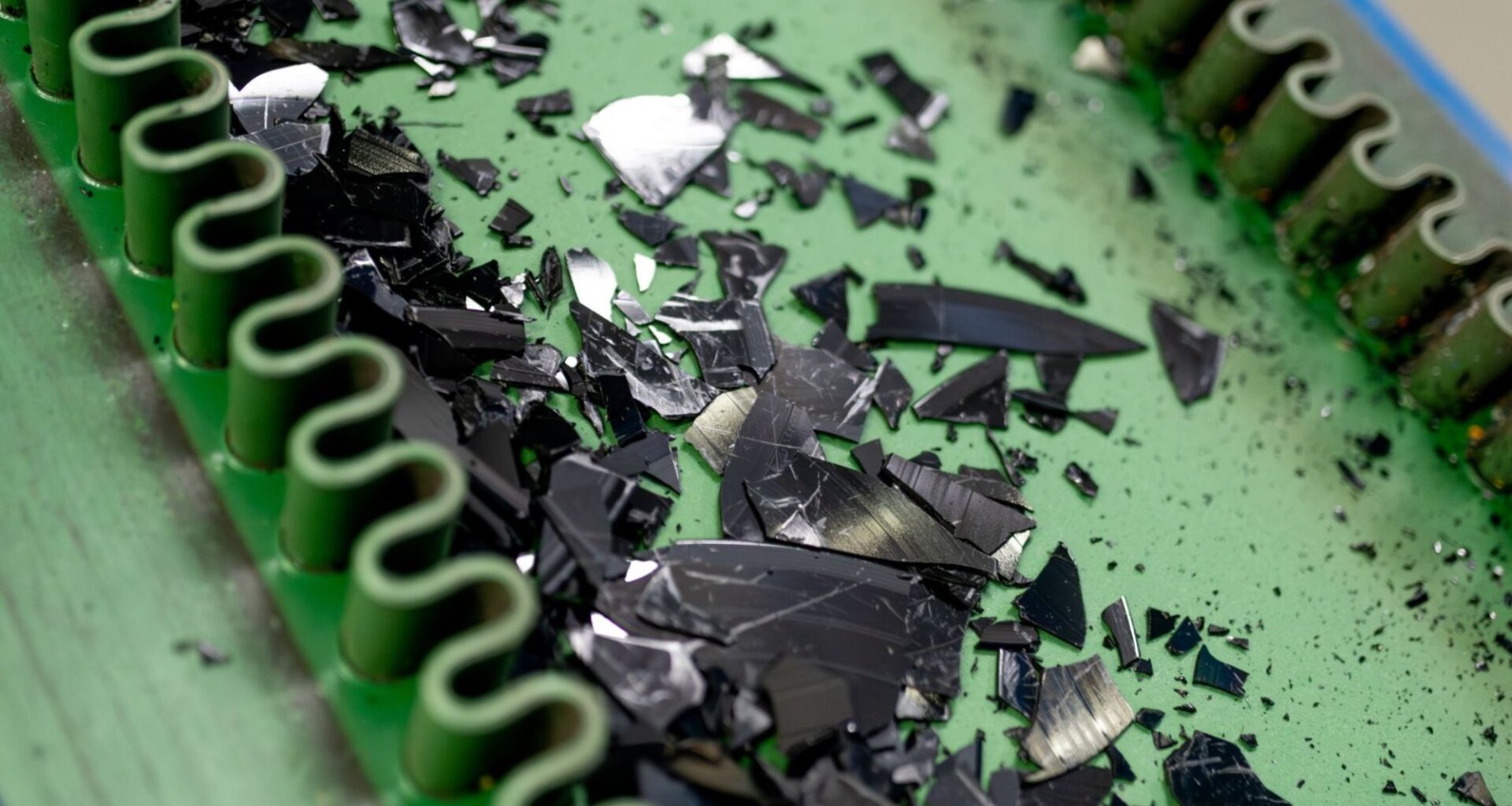 WMG-backed pilot shows unsold vinyl records can be recycled