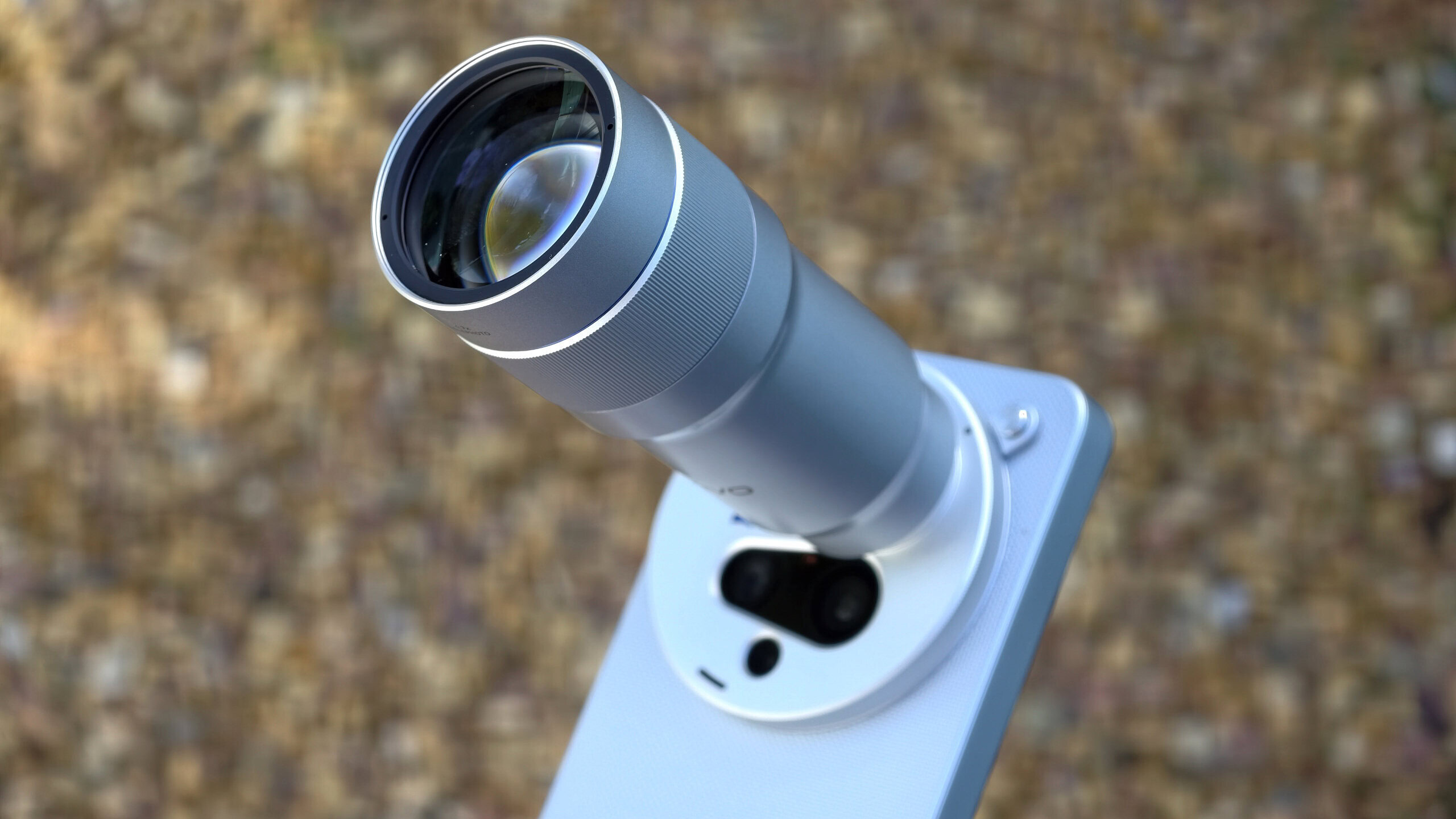vivo X300 Ultra with 400mm lens vivo X300 Ultra with 400mm lens