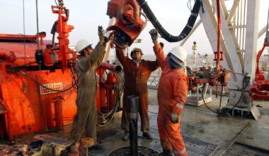 Oil falls as markets weigh return of supply, peace deal