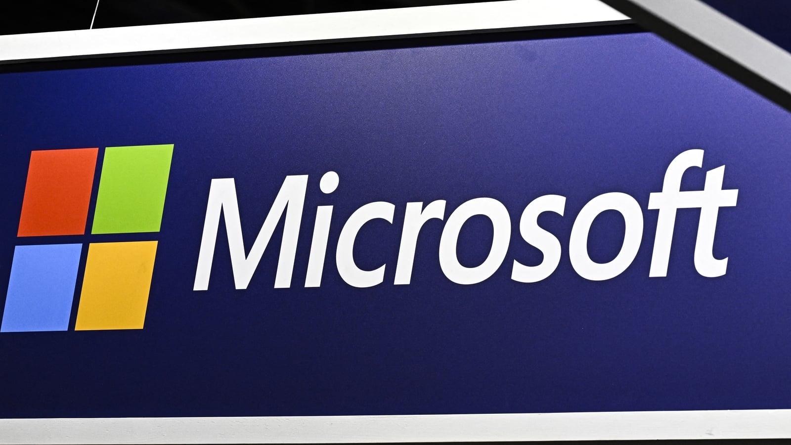 Microsoft teases new era of AI-driven devices