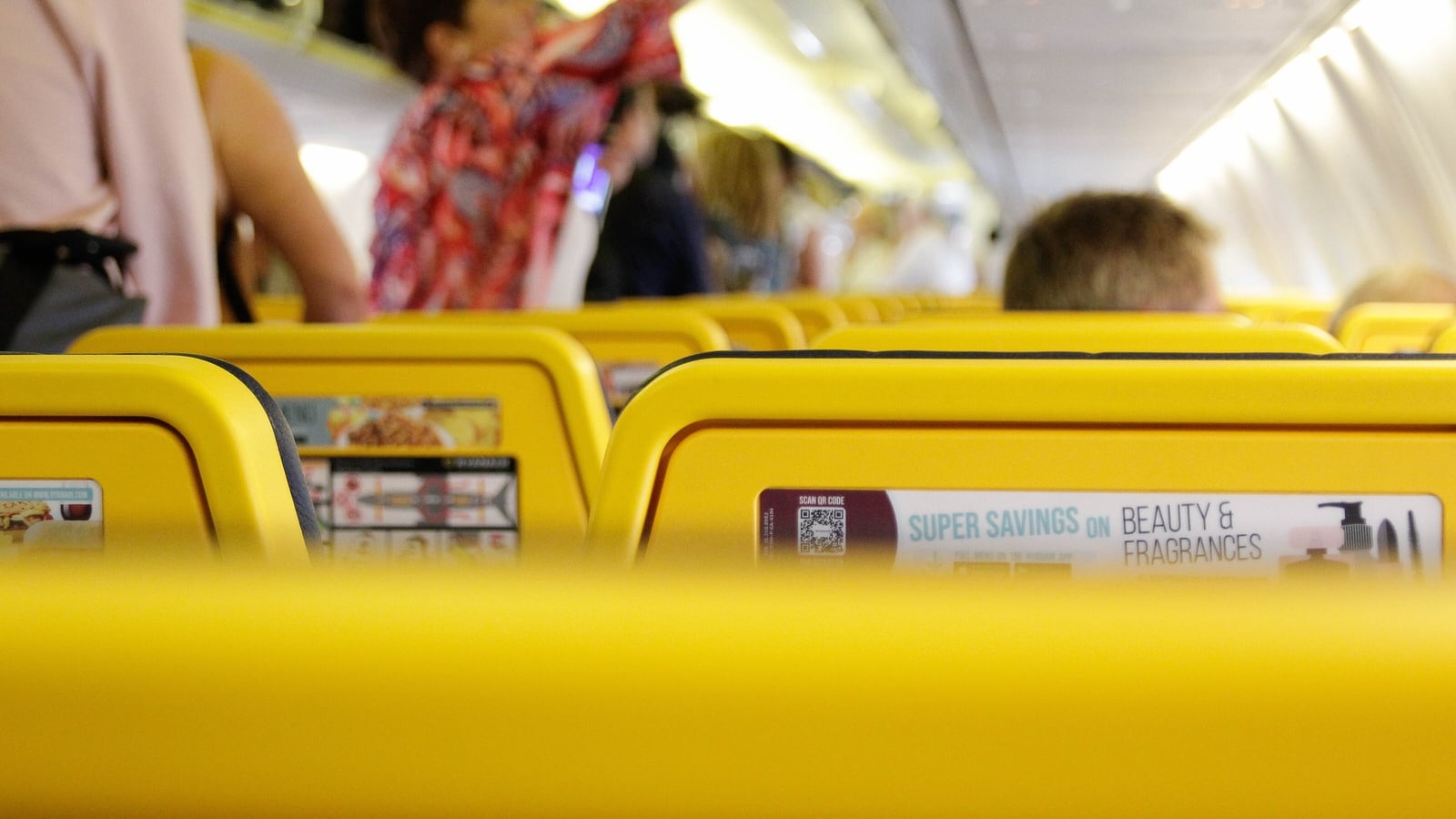 UK watchdog probes Ryanair fees to seat parent with kids
