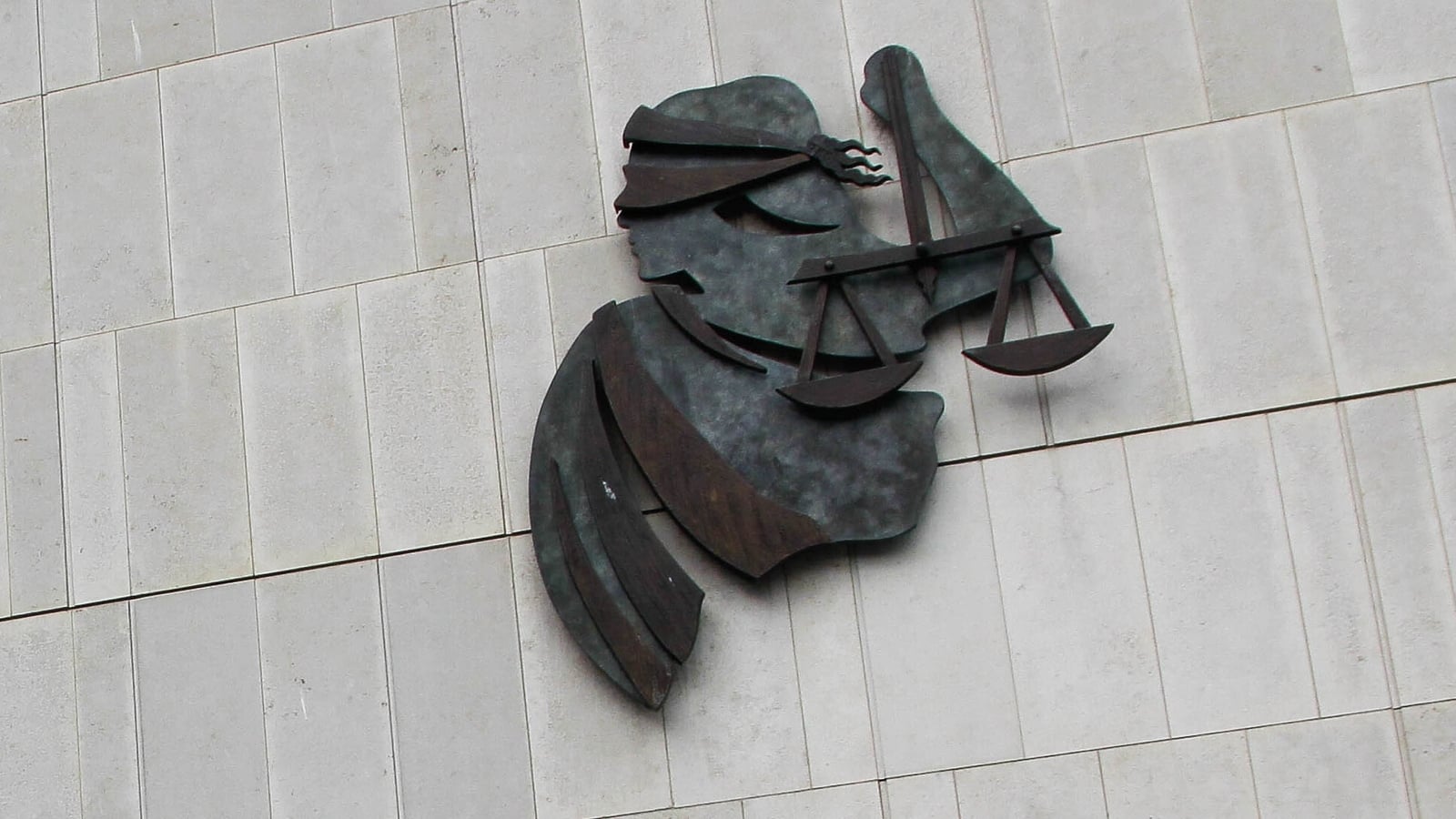 More disruption as solicitors protest new legal aid fees