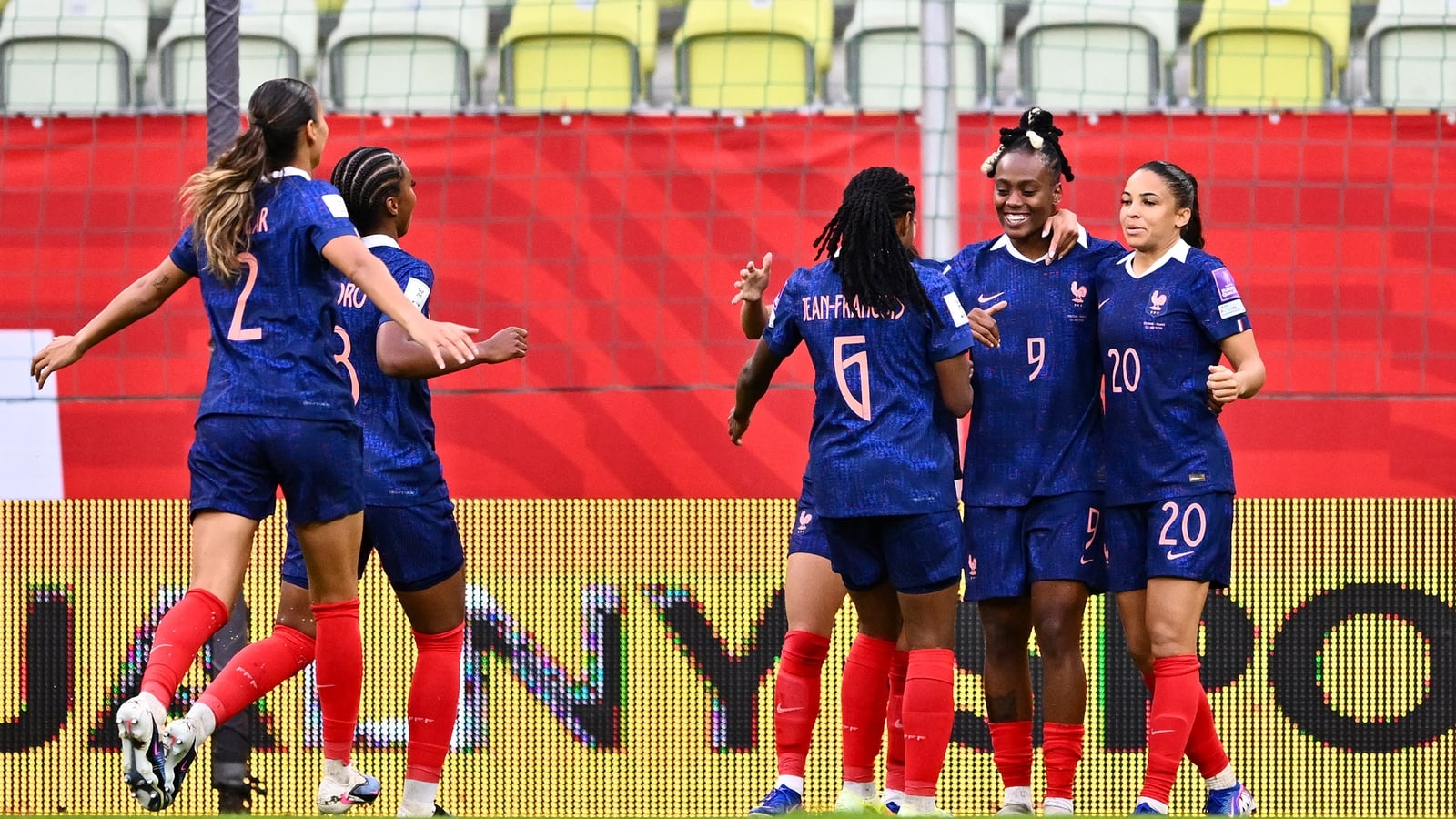 Ireland guaranteed third spot as France dispatch Poland