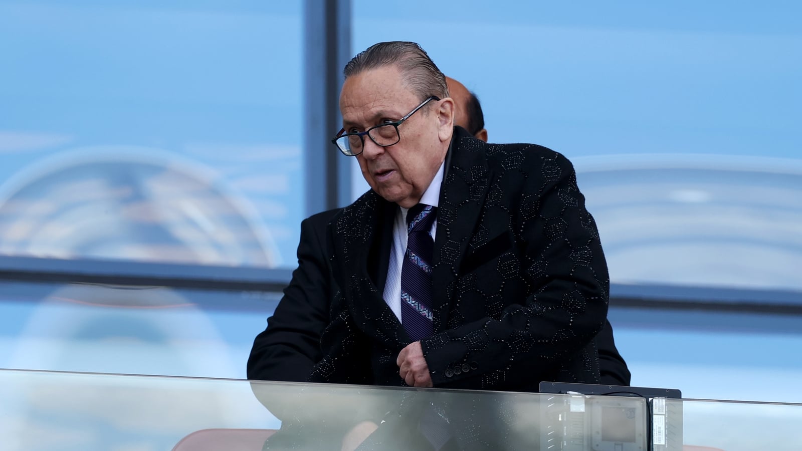 Sullivan resigns as joint-chair and director of West Ham