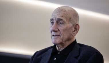 Deal may be seen as 'betrayal' in Israel, says former PM