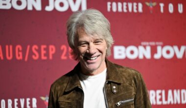 Jon Bon Jovi hails bandmates for keeping the faith