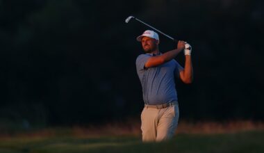 Clark leads as darkness descends on Shinnecock Hills