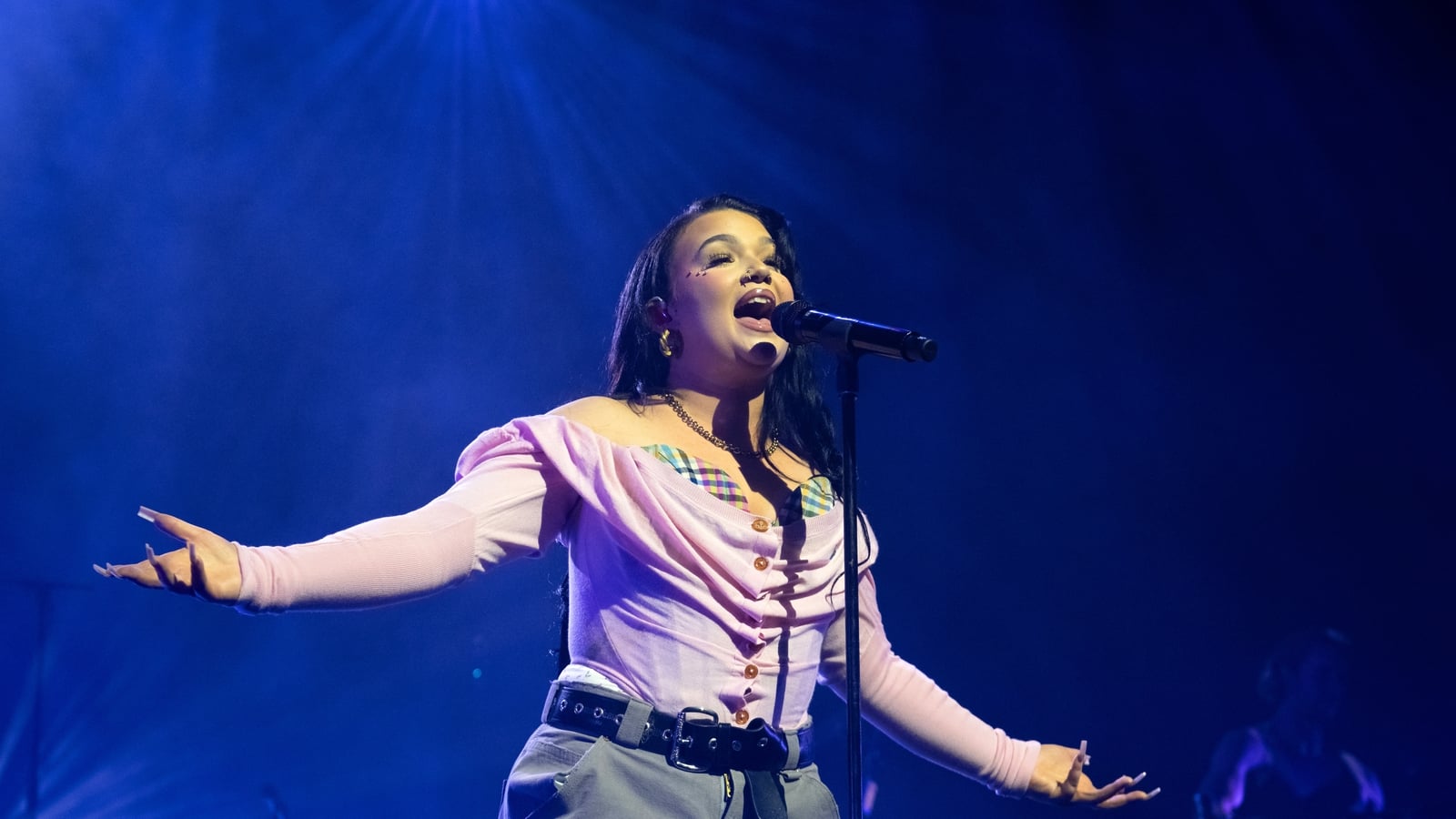 Lola Young reflects on difficult year: 'I've missed this'