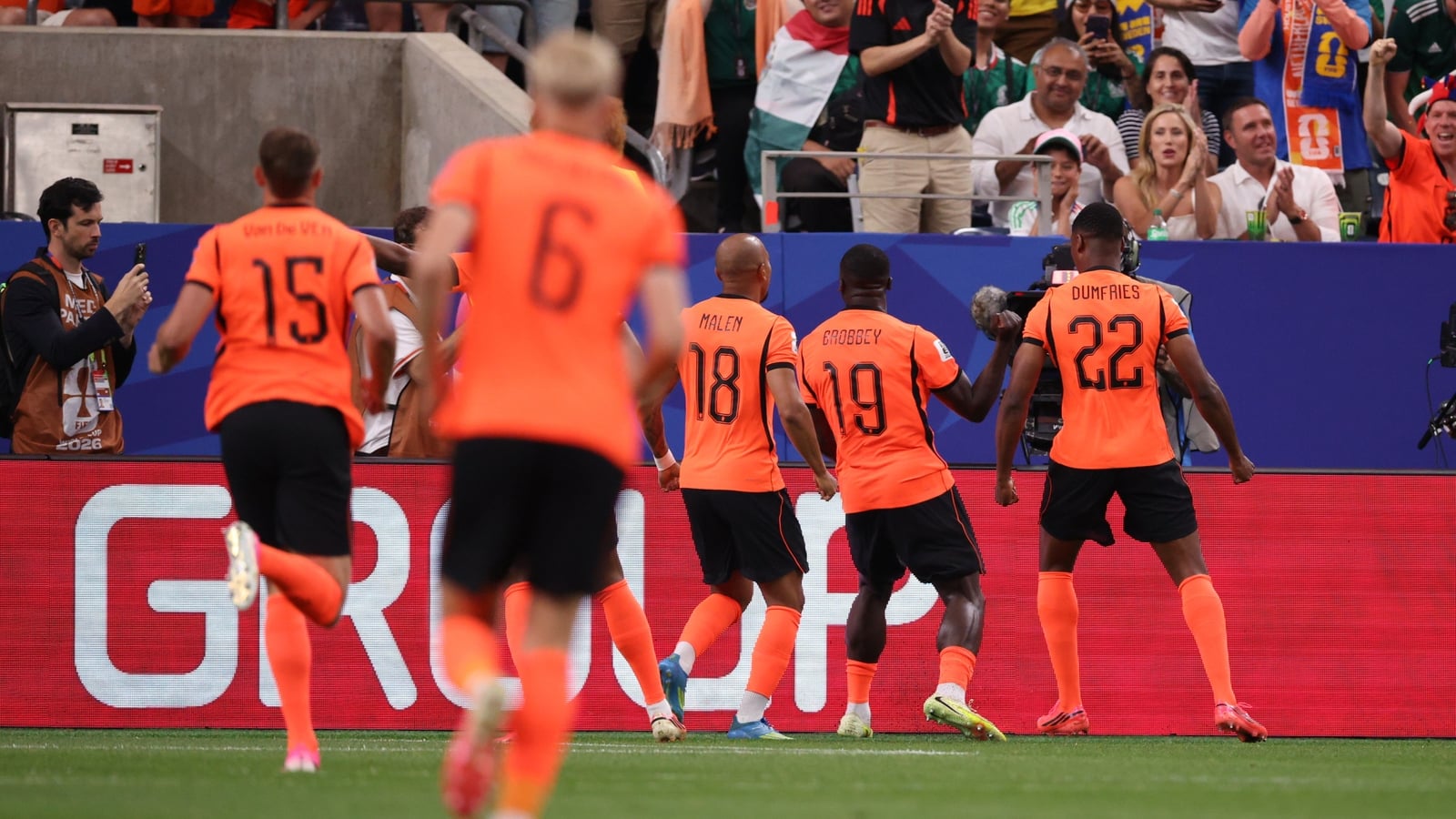 Brobbey and Gakpo star as Netherlands crush Sweden