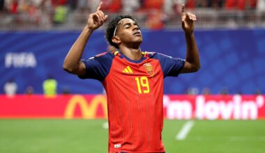 Spain back on track after sauntering past Saudis