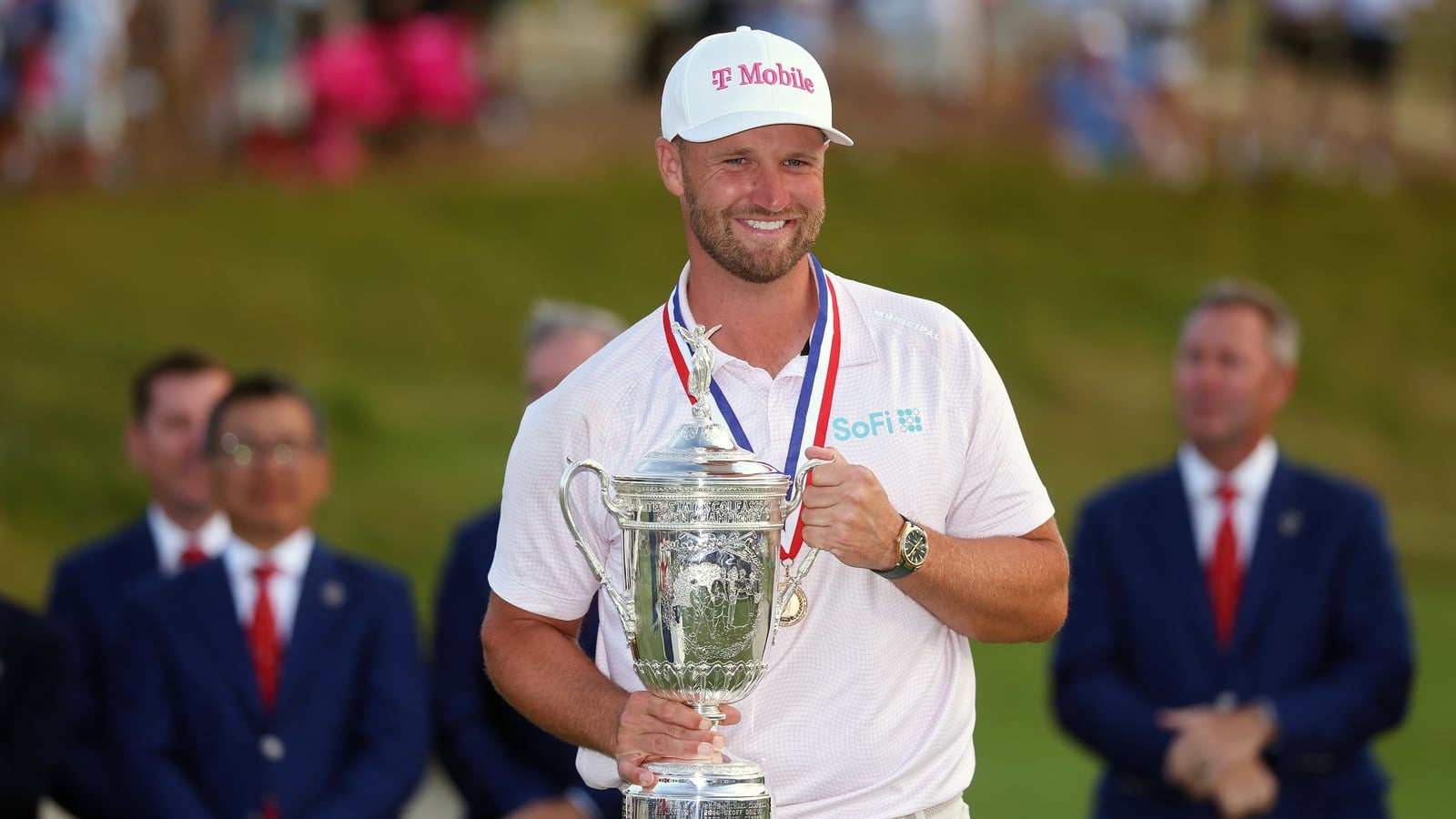 'Redemption' for Clark who hangs on to win second US Open
