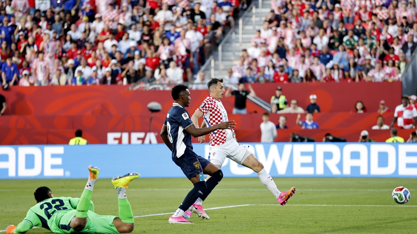 Sub Budimir on the mark as Croatia eliminate Panama