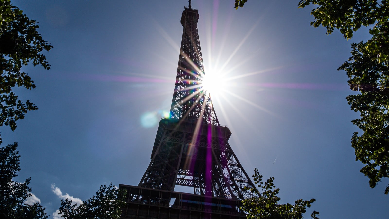 Deaths, temperature records broken as Europe swelters