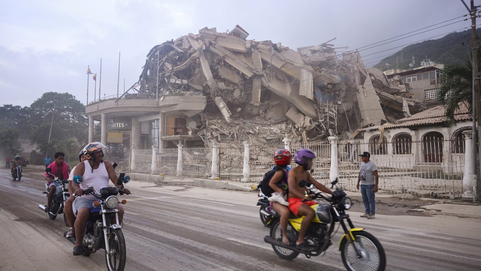 32 dead, 700 injured as twin earthquakes hit Venezuela