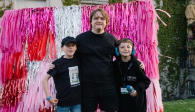 Lewis Capaldi meets Toy Show boys at Dublin gig