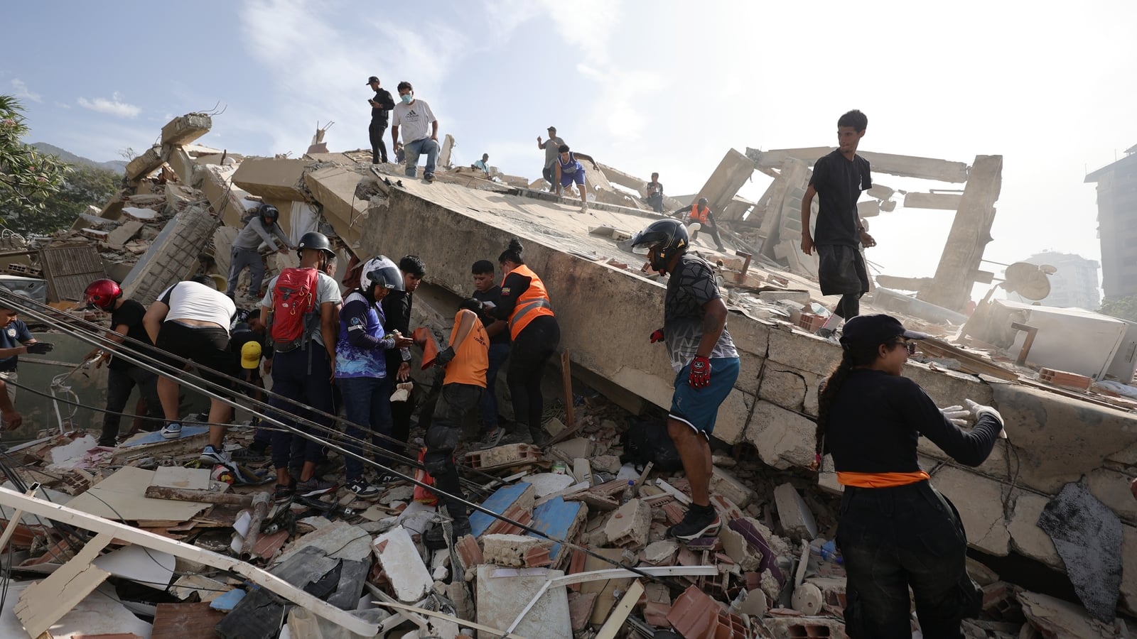 Thousands missing, 235 dead after Venezuela earthquakes