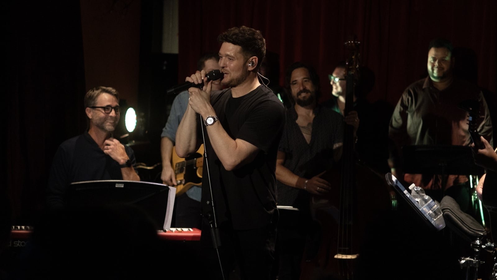 Michael Bublé surprises fans with intimate Dublin gig